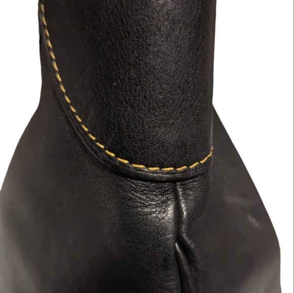 Authentic Vintage Dooney & Bourke Leather Logo Lock Shoulder Bag - Picture 8 of 17